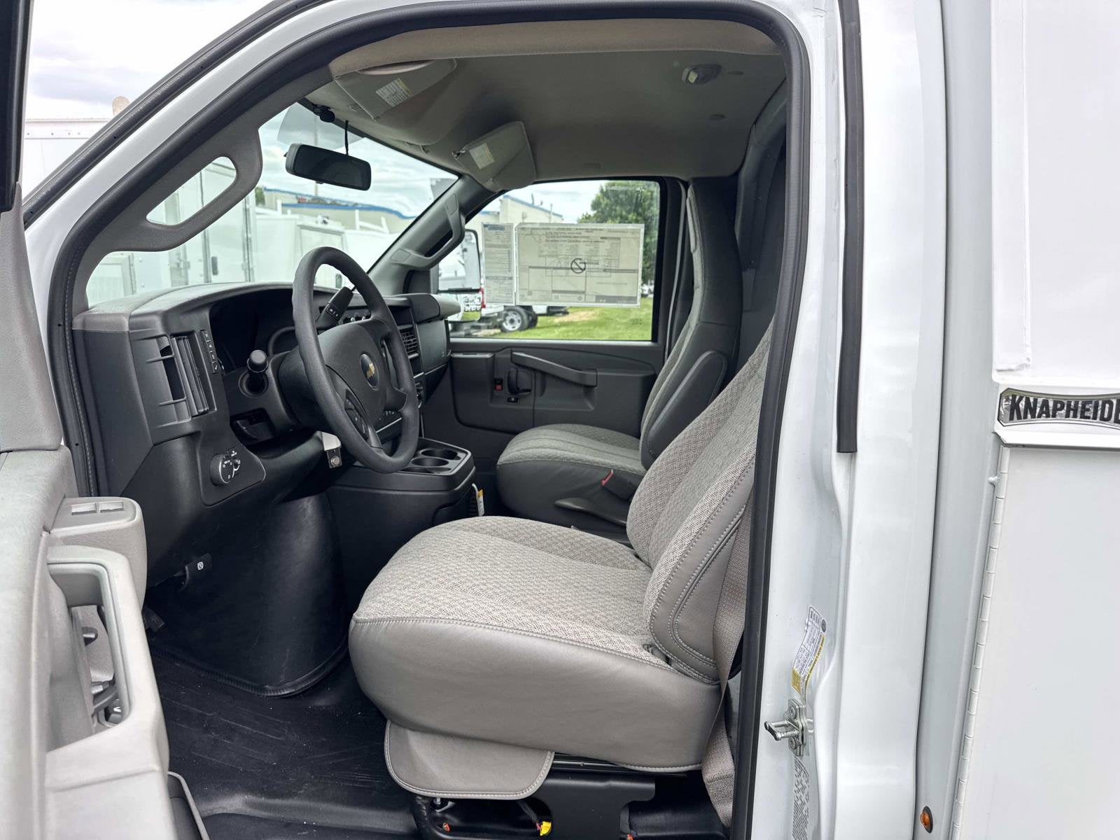 2026 Chevrolet Express Cutaway 3500 1WT