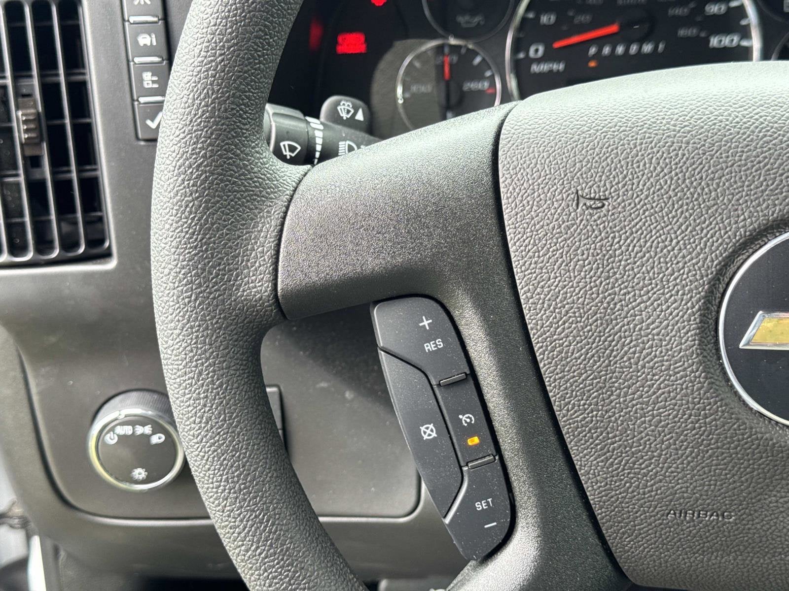 2026 Chevrolet Express Cutaway 3500 1WT