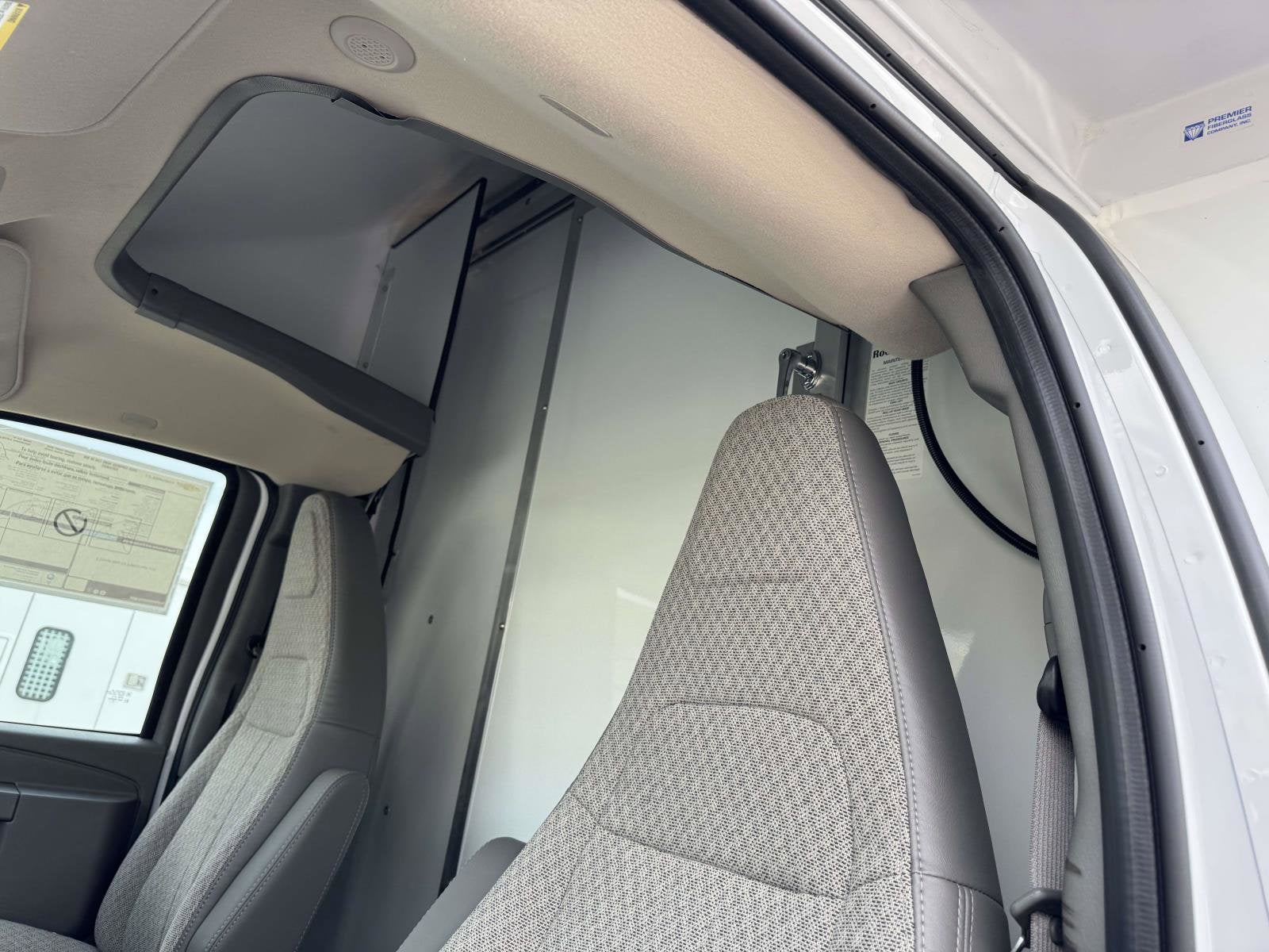 2025 Chevrolet Express Cutaway 3500 1WT