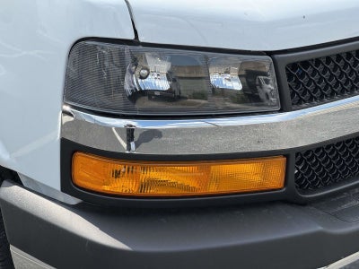 2025 Chevrolet Express Cutaway 3500 1WT