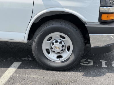 2025 Chevrolet Express Cutaway 3500 1WT