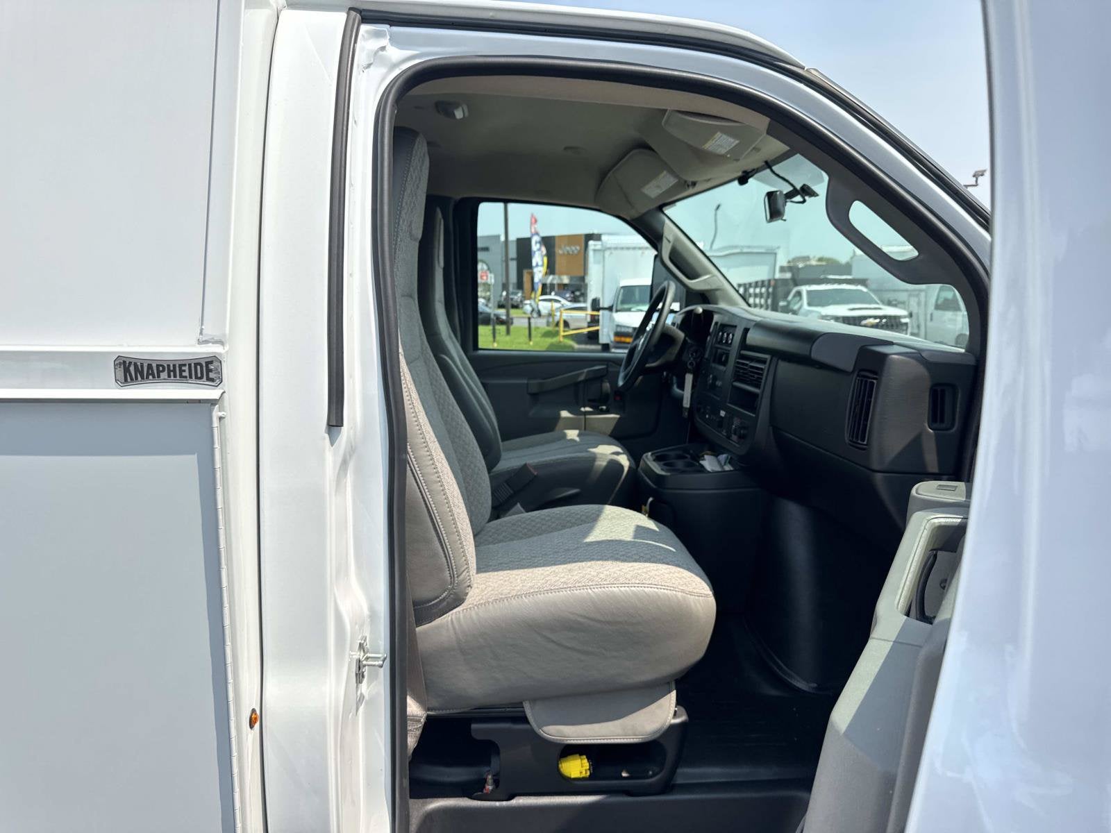2026 Chevrolet Express Cutaway 3500 1WT