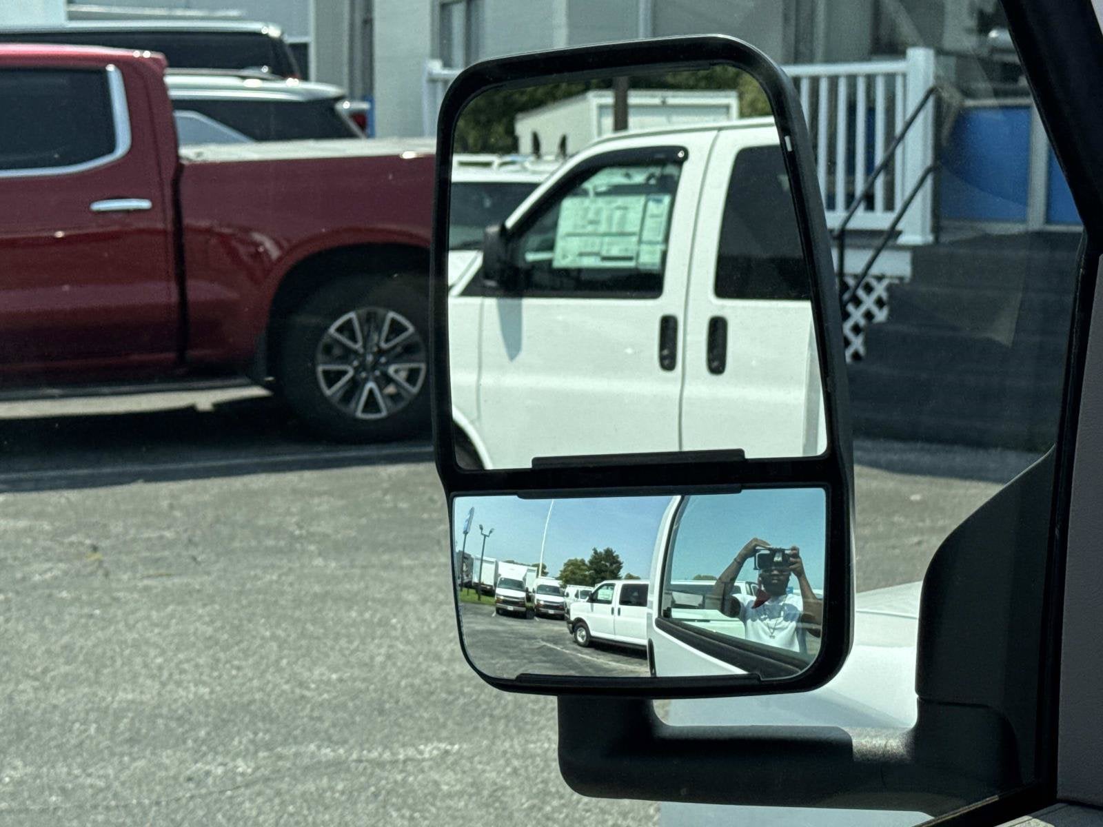 2026 Chevrolet Express Cutaway 3500 1WT