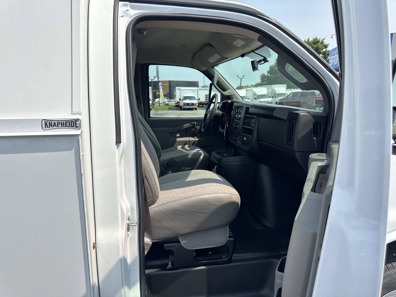 2026 Chevrolet Express Cutaway 3500 1WT