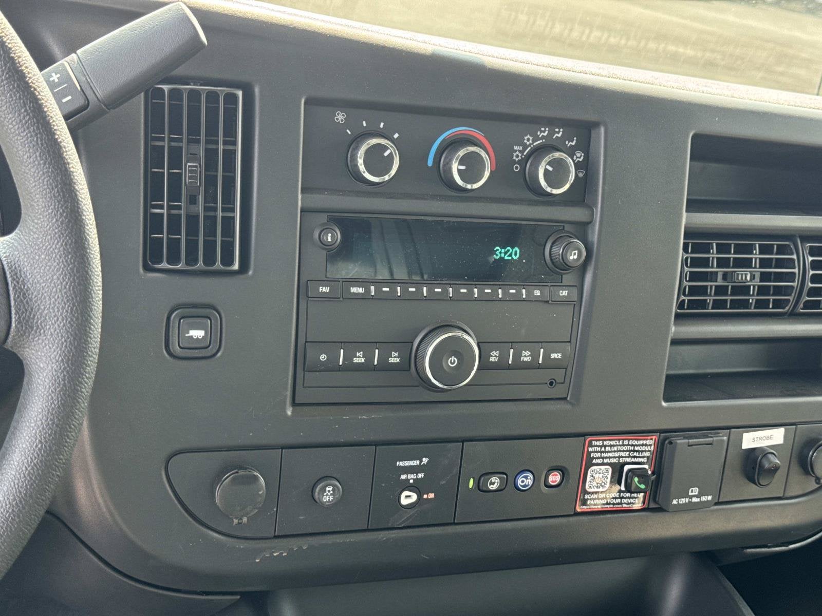2026 Chevrolet Express Cutaway 3500 1WT