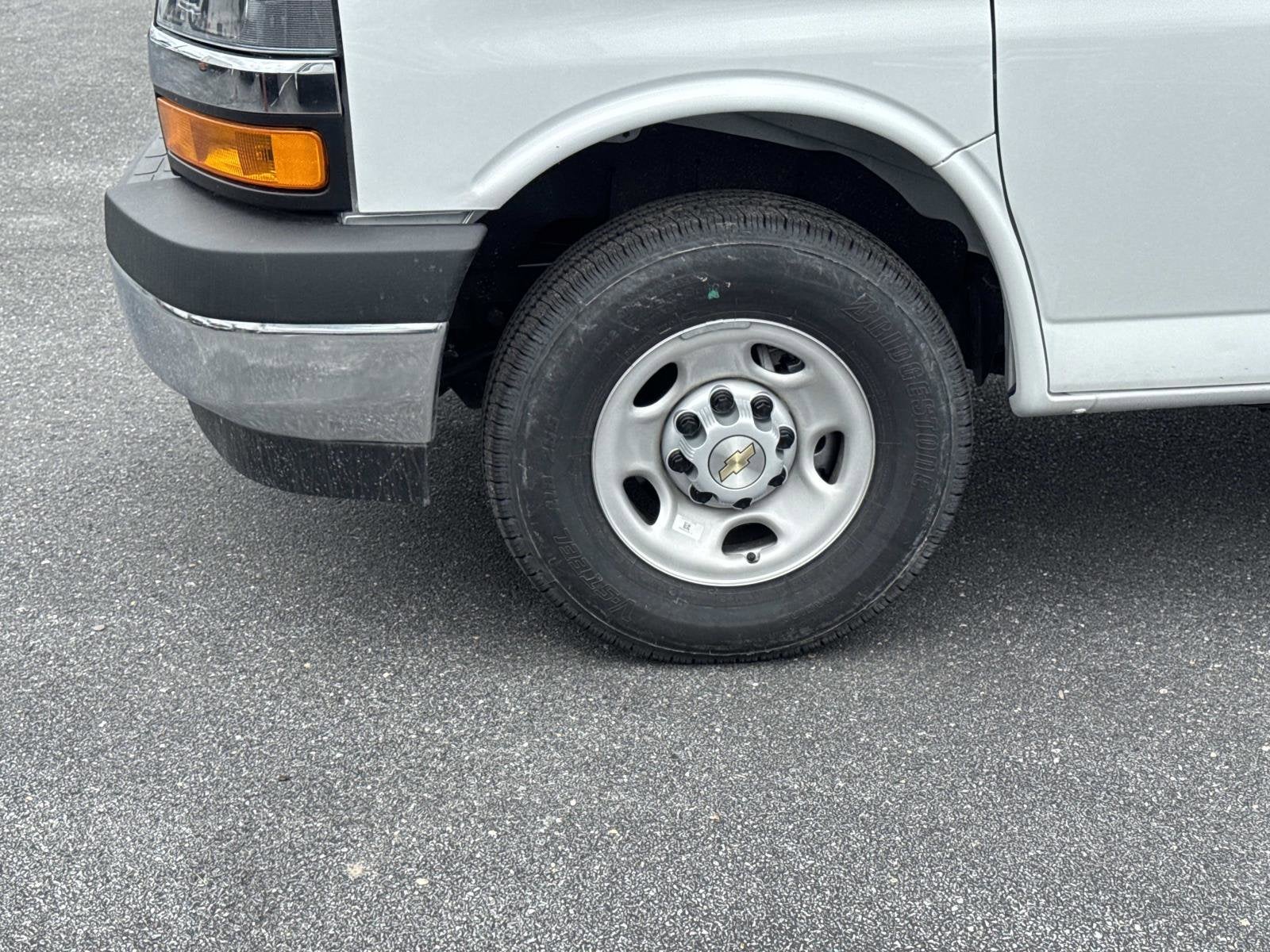 2026 Chevrolet Express Cutaway 3500 1WT