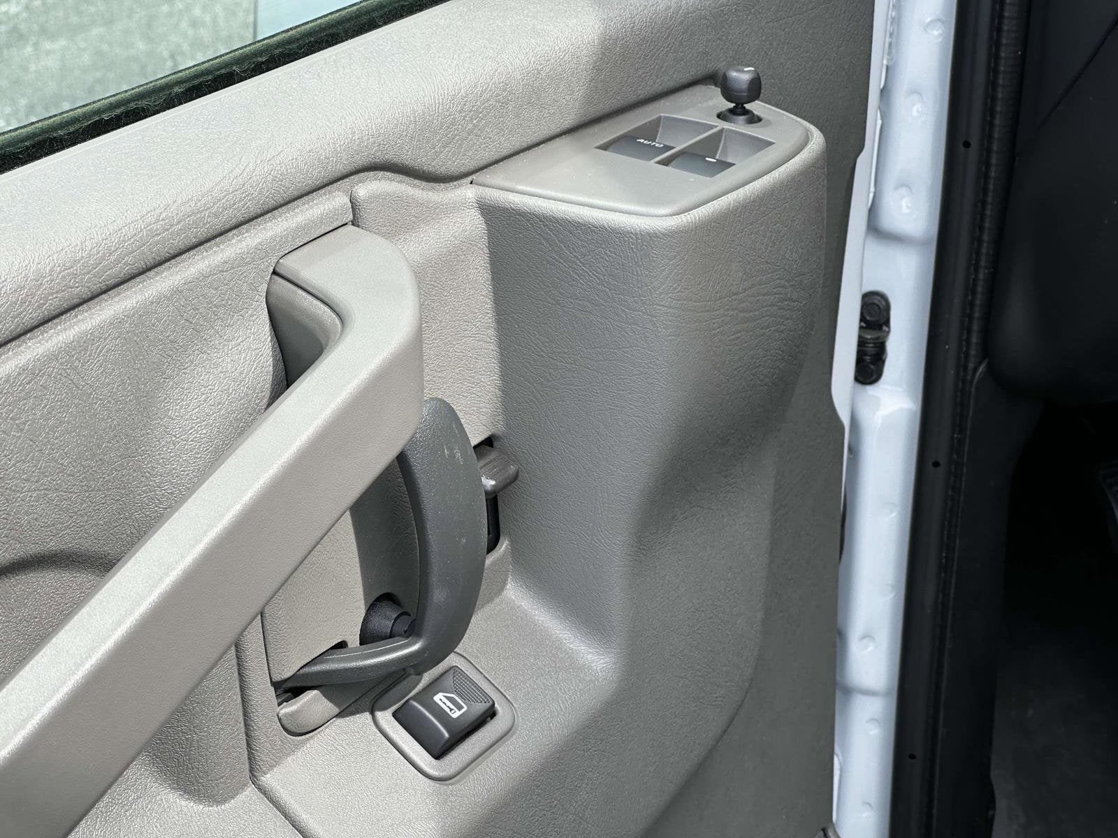 2024 Chevrolet Express Cutaway 3500 1WT