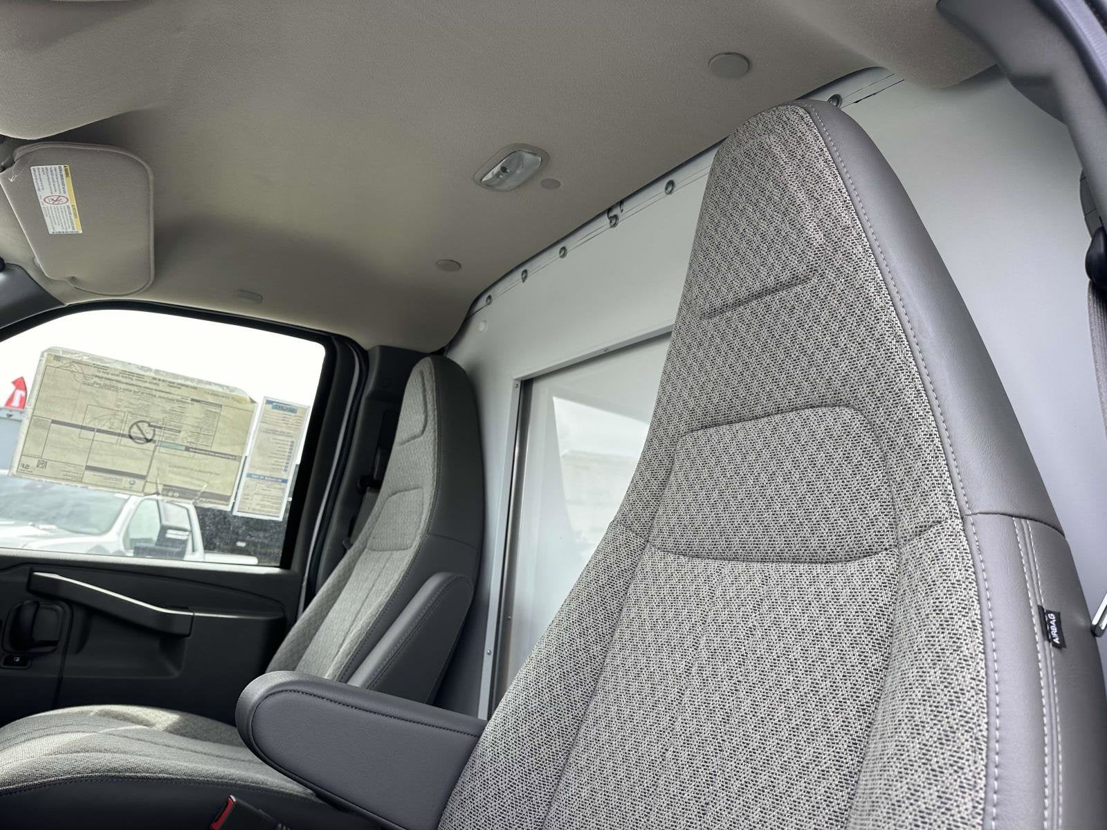 2024 Chevrolet Express Cutaway 3500 1WT