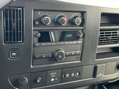 2024 Chevrolet Express Cutaway 3500 1WT