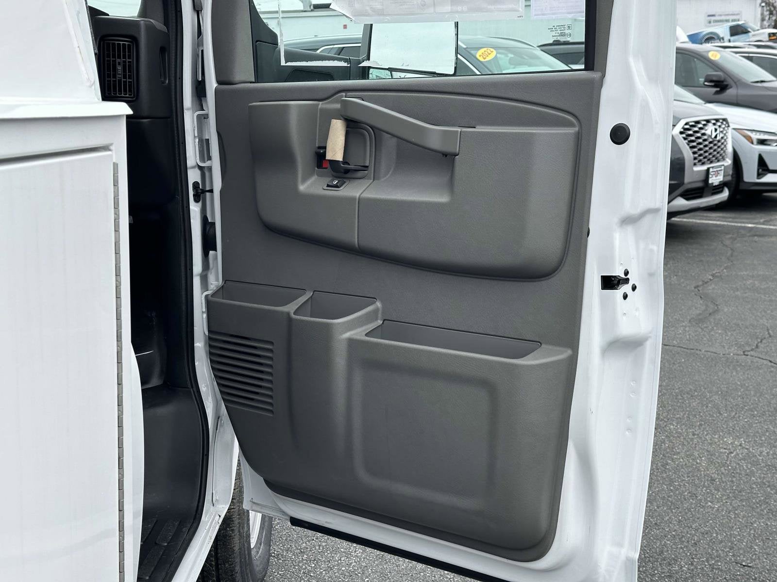 2024 Chevrolet Express Cutaway 3500 1WT