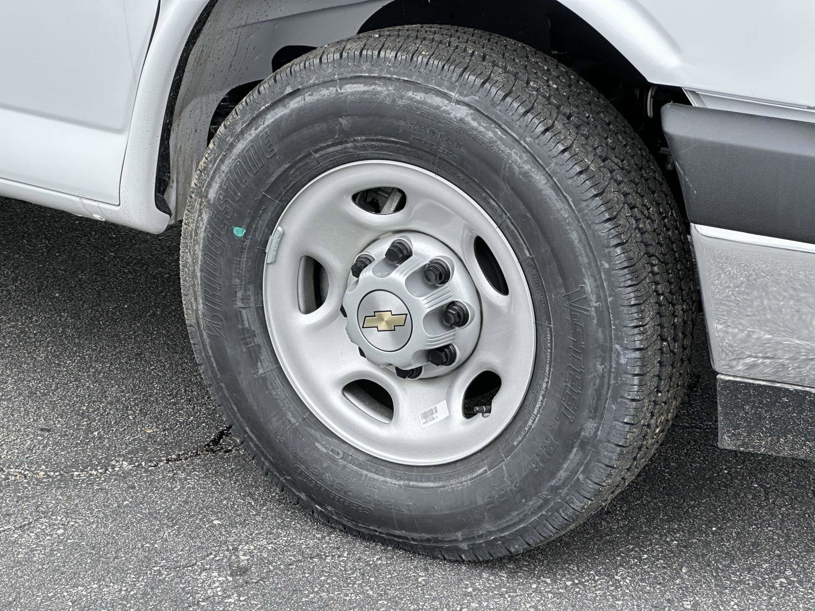 2024 Chevrolet Express Cutaway 3500 1WT