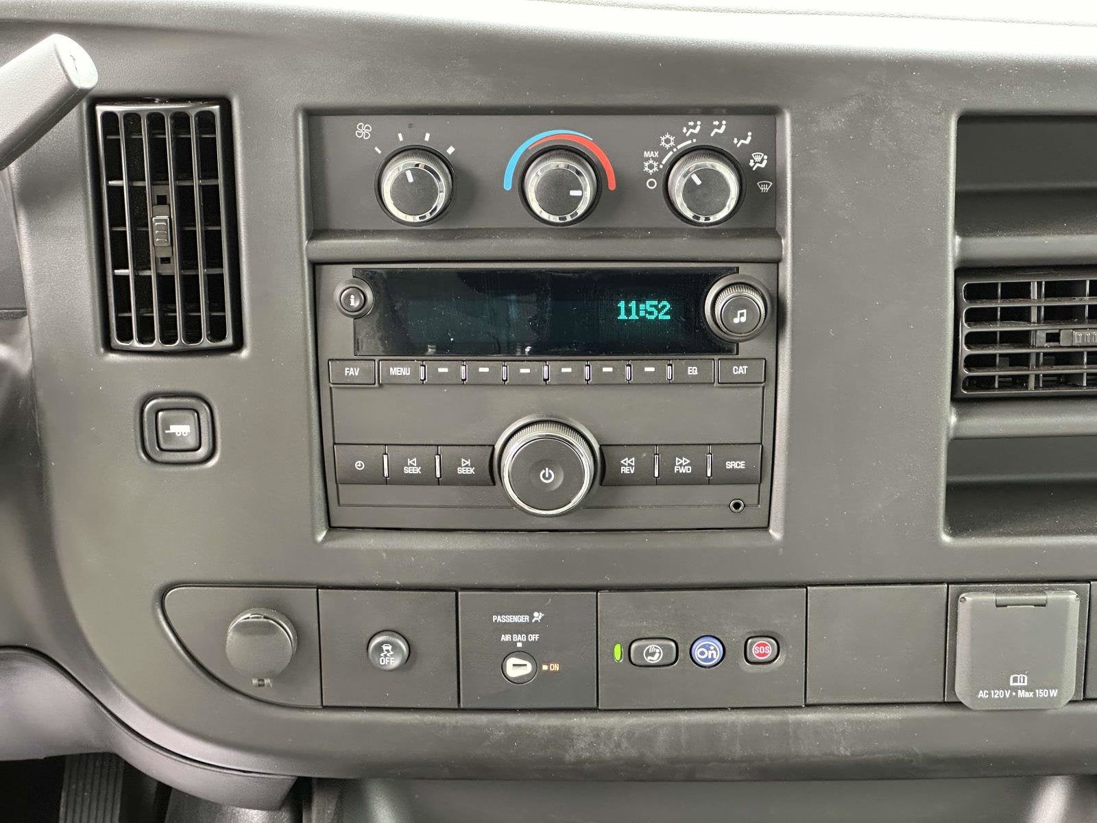 2024 Chevrolet Express Cutaway 3500 1WT