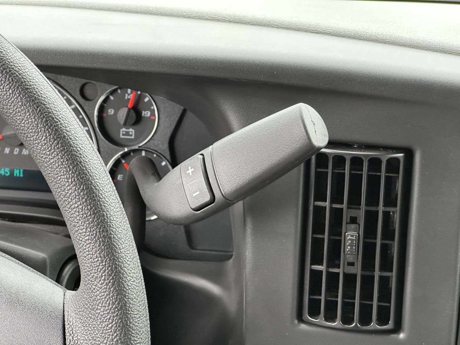 2024 Chevrolet Express Cutaway 3500 1WT