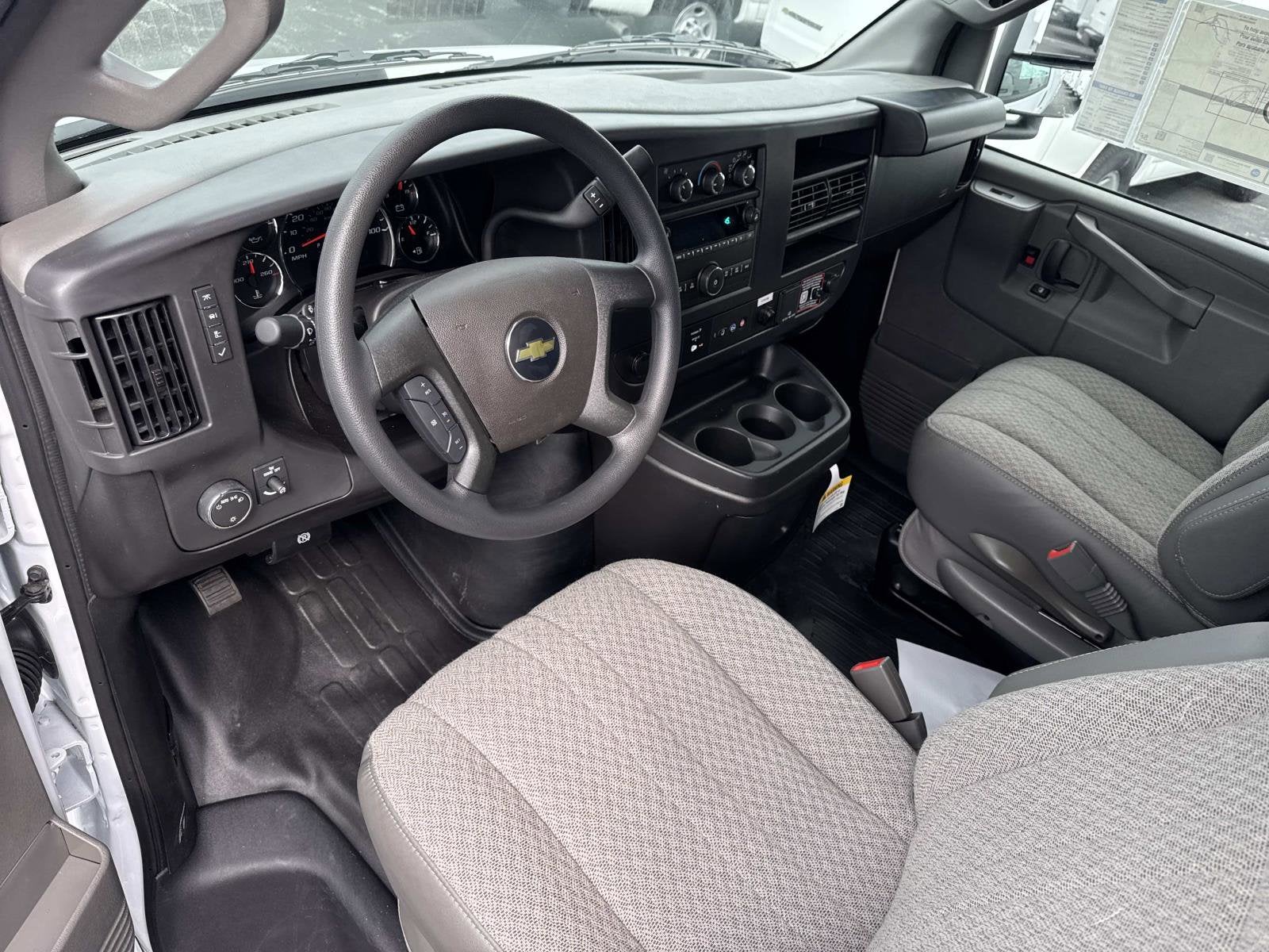 2026 Chevrolet Express Cutaway 3500 1WT