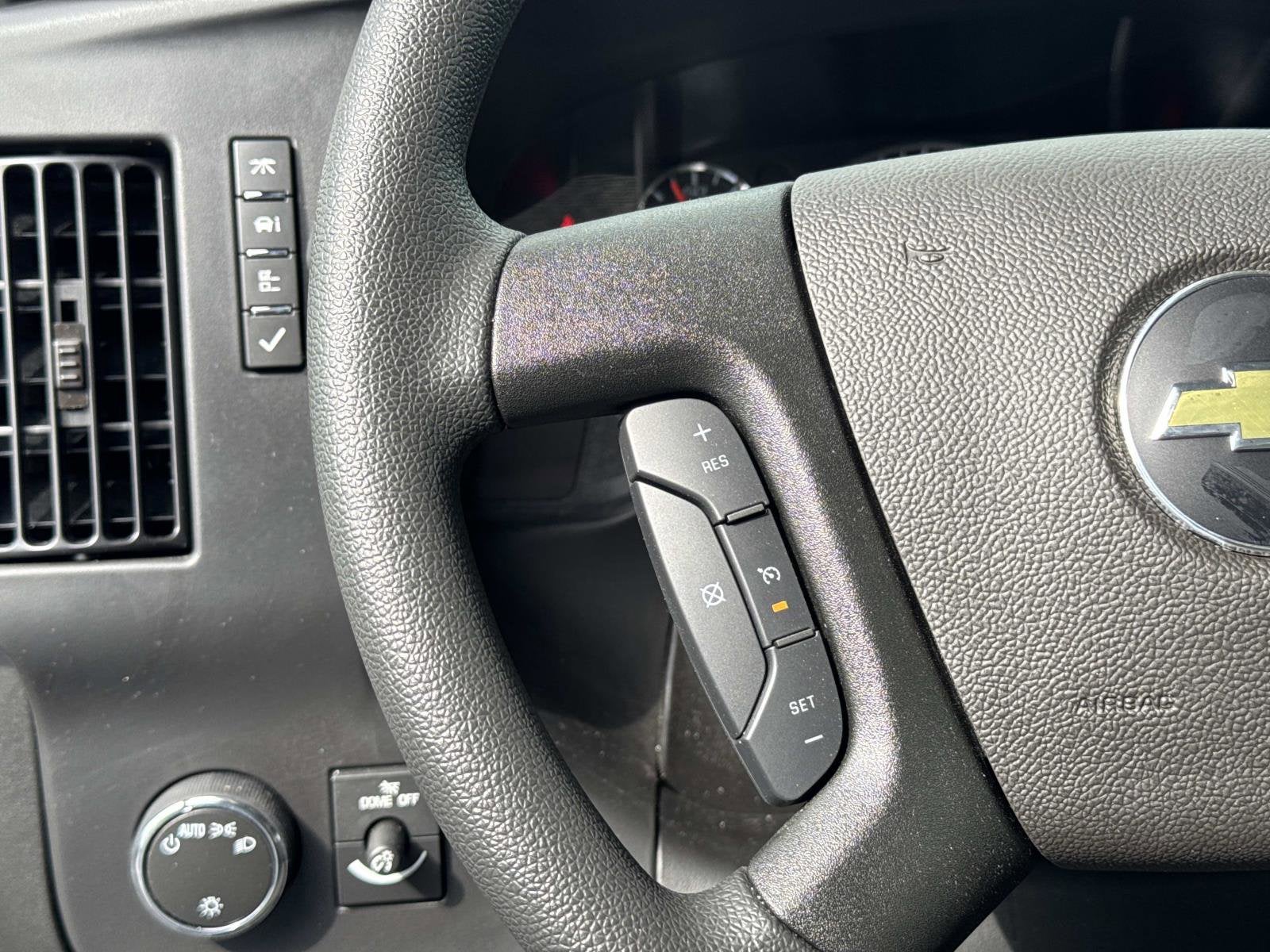 2026 Chevrolet Express Cutaway 3500 1WT