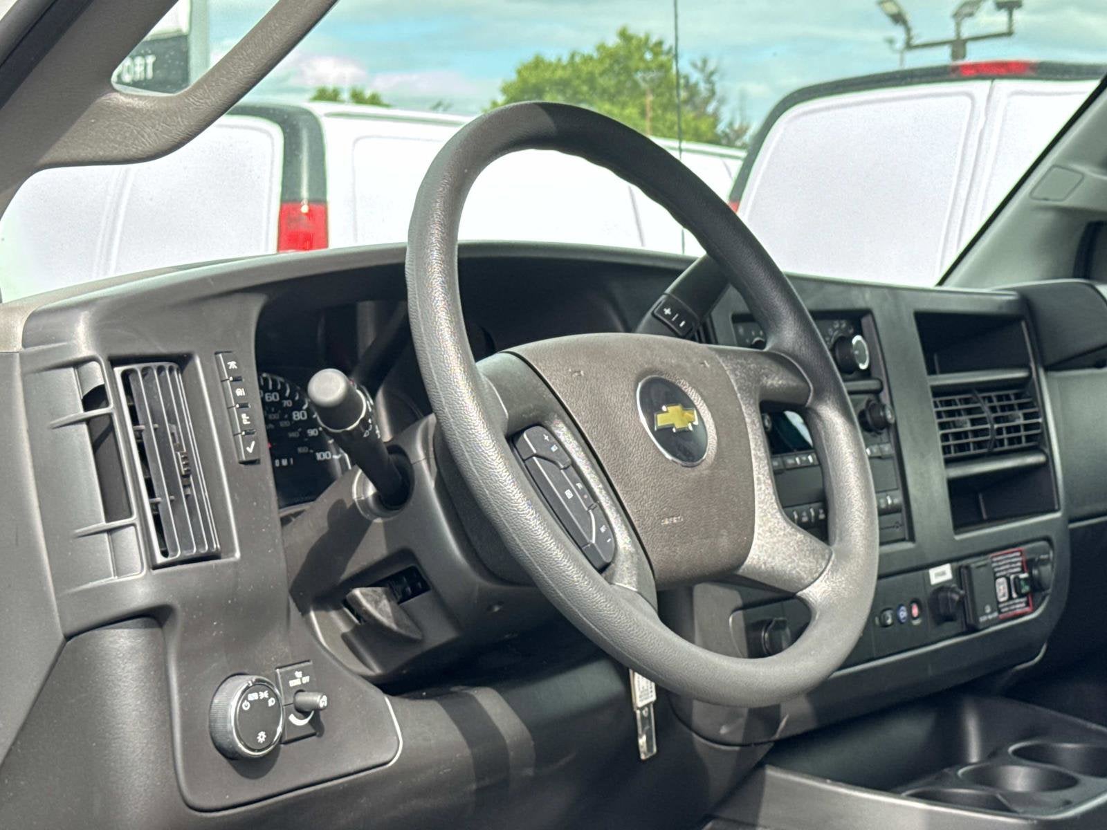2026 Chevrolet Express Cutaway 3500 1WT