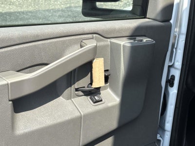 2025 Chevrolet Express Cutaway 3500 1WT