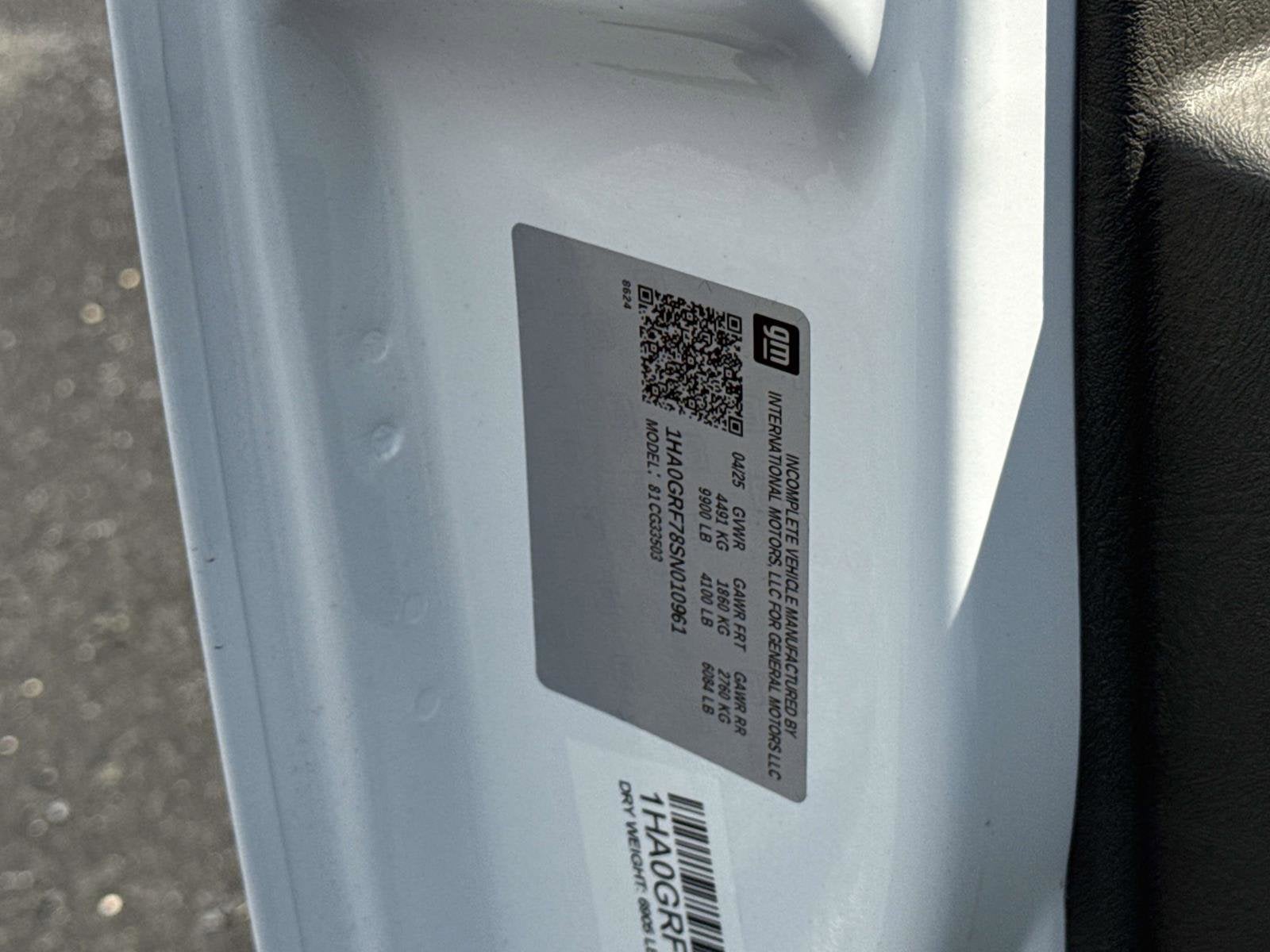 2025 Chevrolet Express Cutaway 3500 1WT