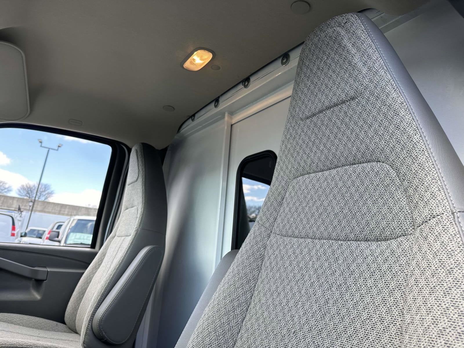 2024 Chevrolet Express Cutaway 3500 1WT