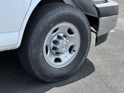 2024 Chevrolet Express Cutaway 3500 1WT
