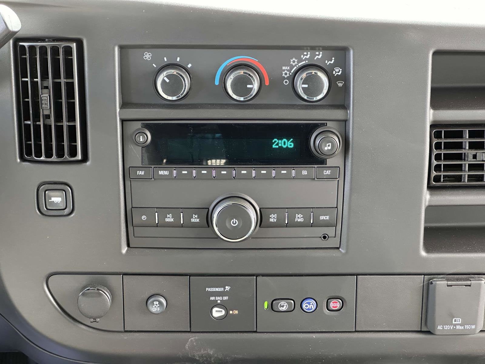 2024 Chevrolet Express Cutaway 3500 1WT