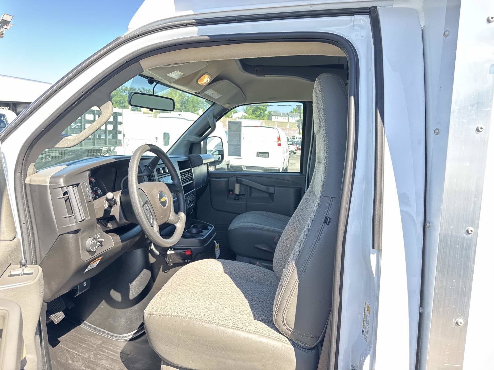 2026 Chevrolet Express Cutaway 3500 1WT