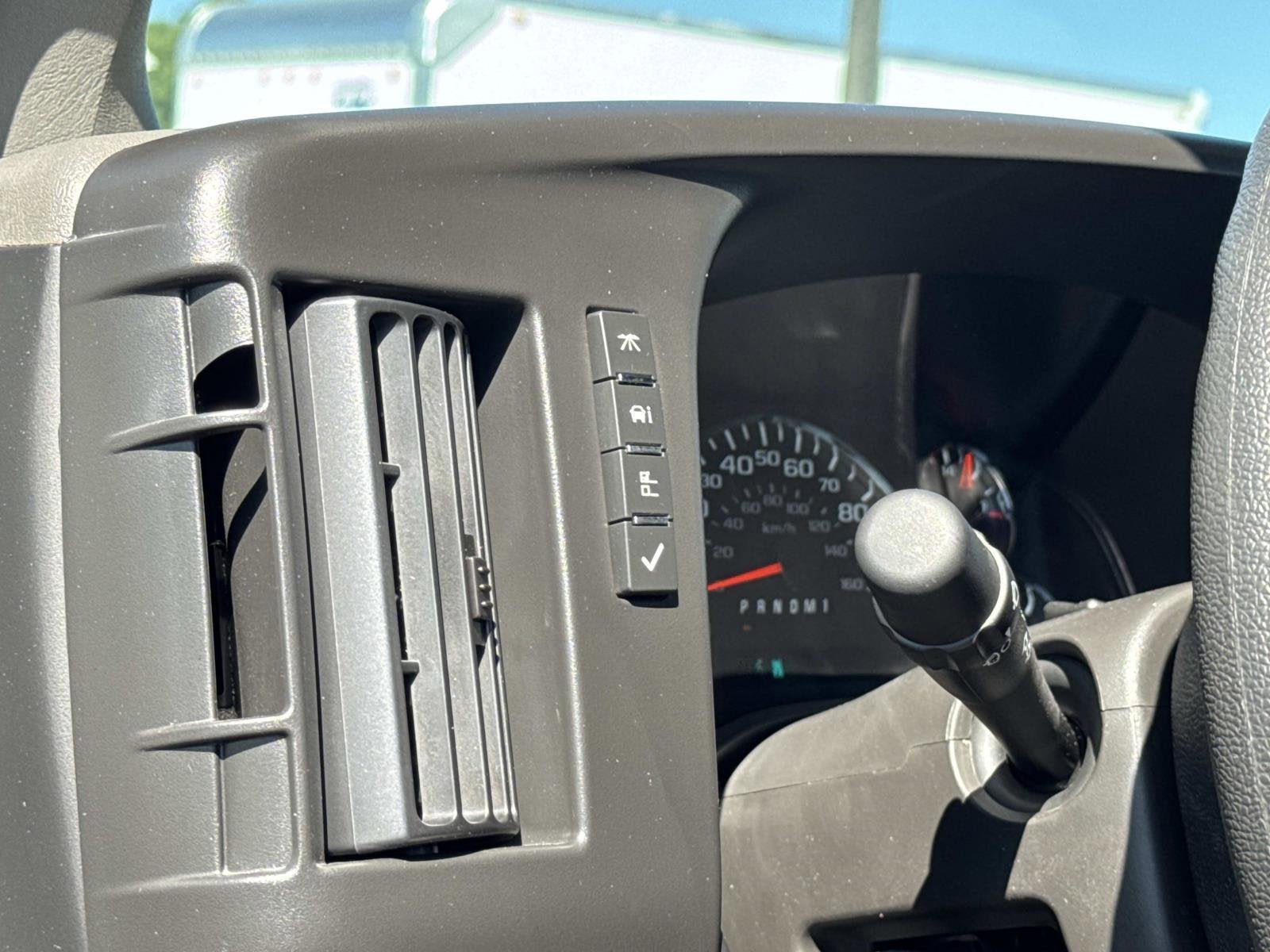 2026 Chevrolet Express Cutaway 3500 1WT