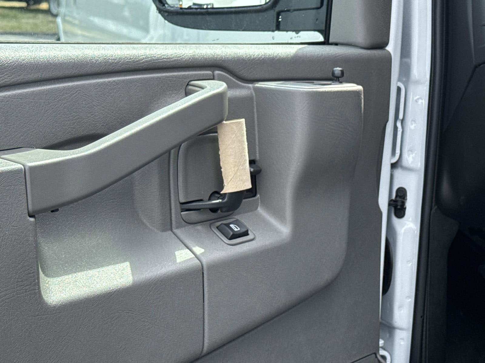 2026 Chevrolet Express Cutaway 3500 1WT