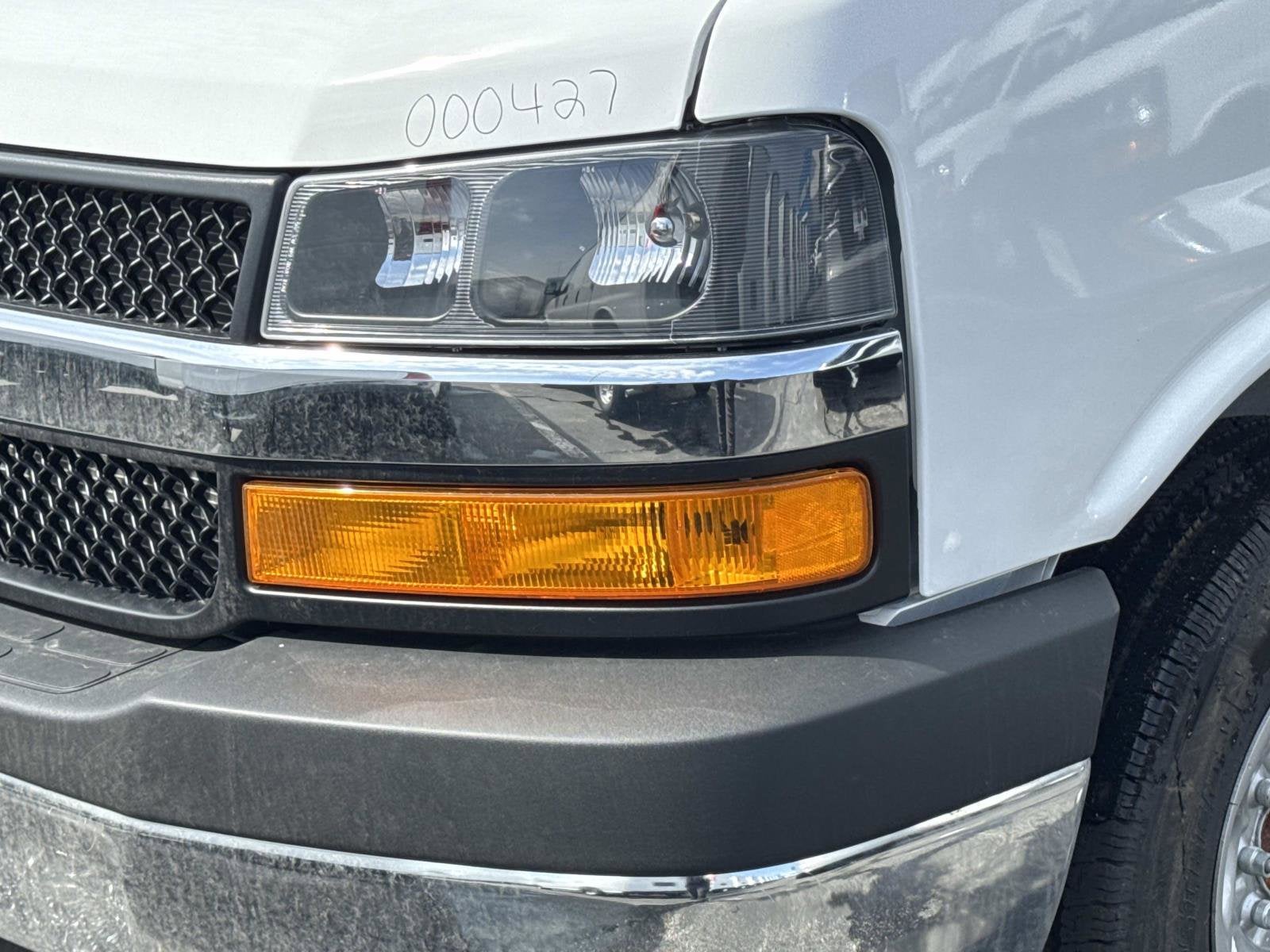 2026 Chevrolet Express Cutaway 3500 1WT