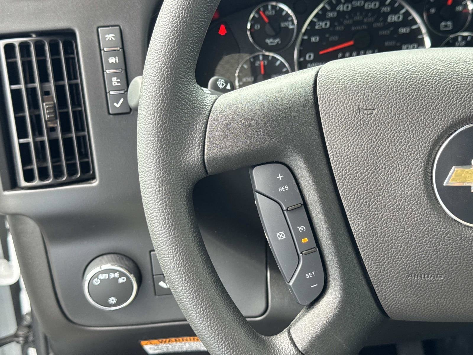 2026 Chevrolet Express Cutaway 3500 1WT