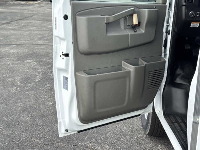 2026 Chevrolet Express Cutaway 3500 1WT