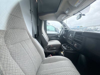 2025 Chevrolet Express Cutaway 3500 1WT