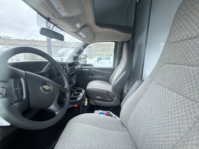 2025 Chevrolet Express Cutaway 3500 1WT