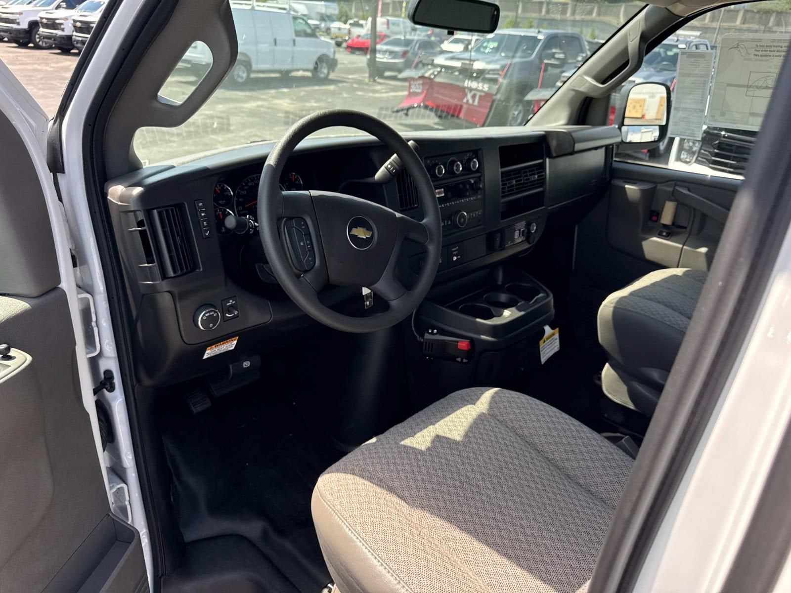 2026 Chevrolet Express Cutaway 3500 1WT