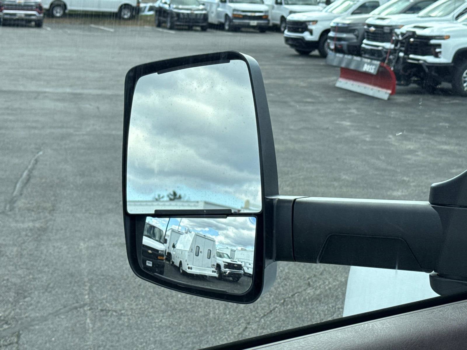 2026 Chevrolet Express Cutaway 3500 1WT