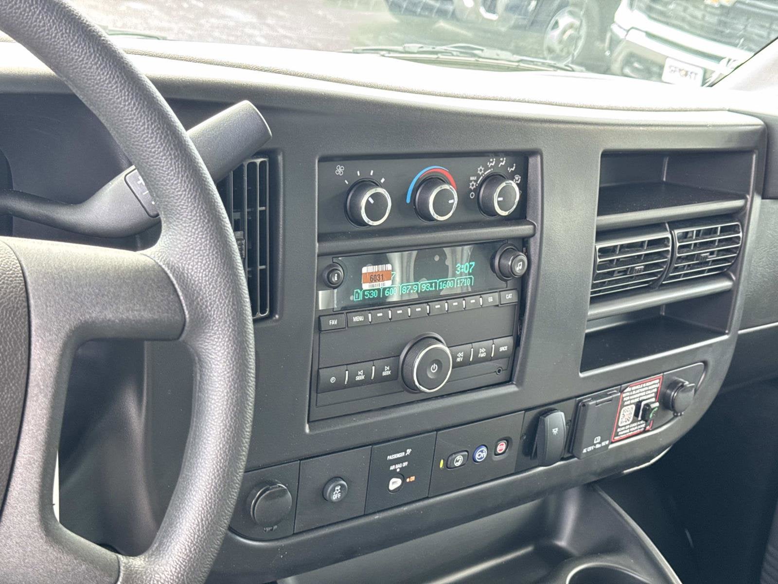 2026 Chevrolet Express Cutaway 3500 1WT