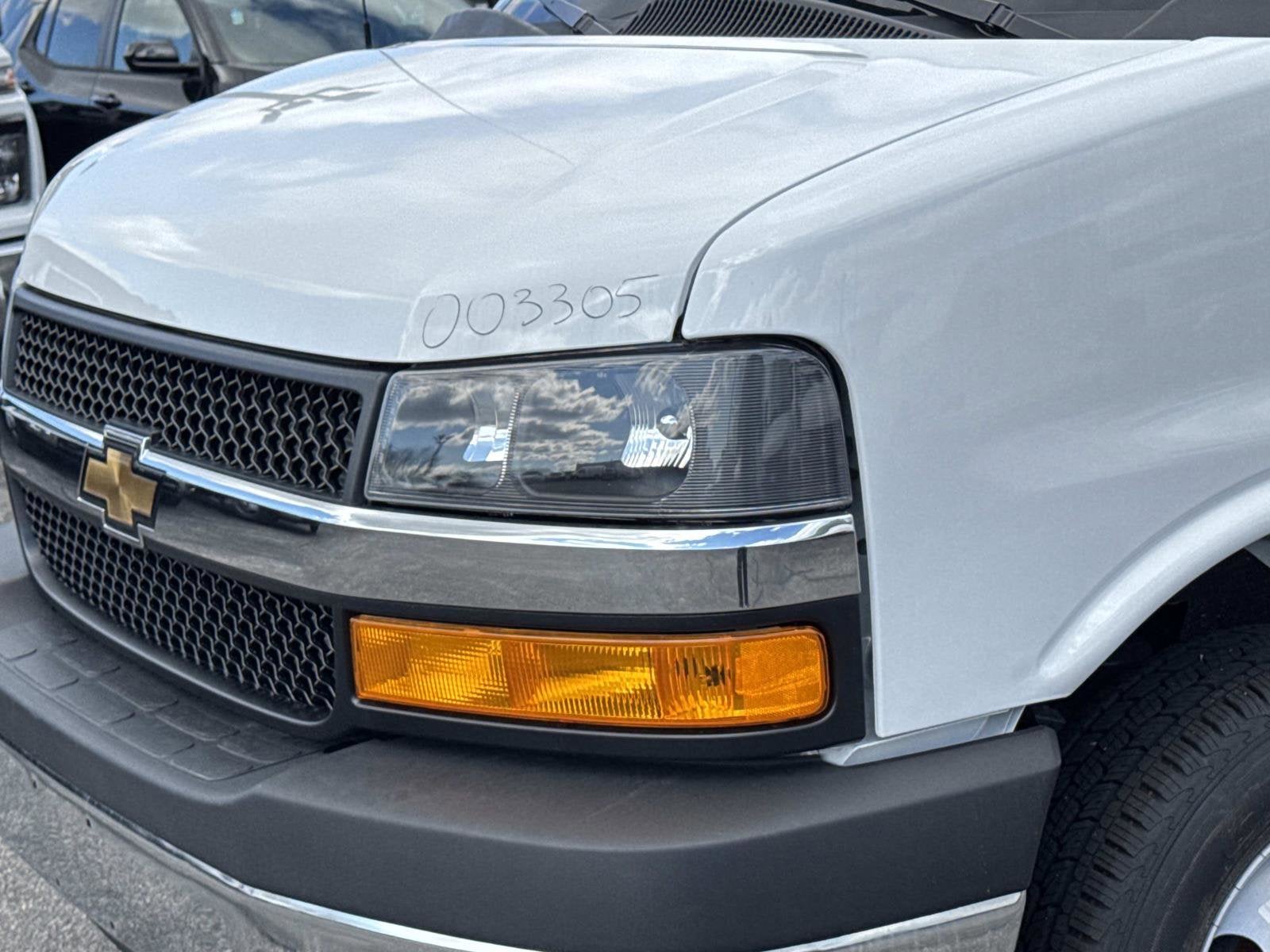 2026 Chevrolet Express Cutaway 3500 1WT