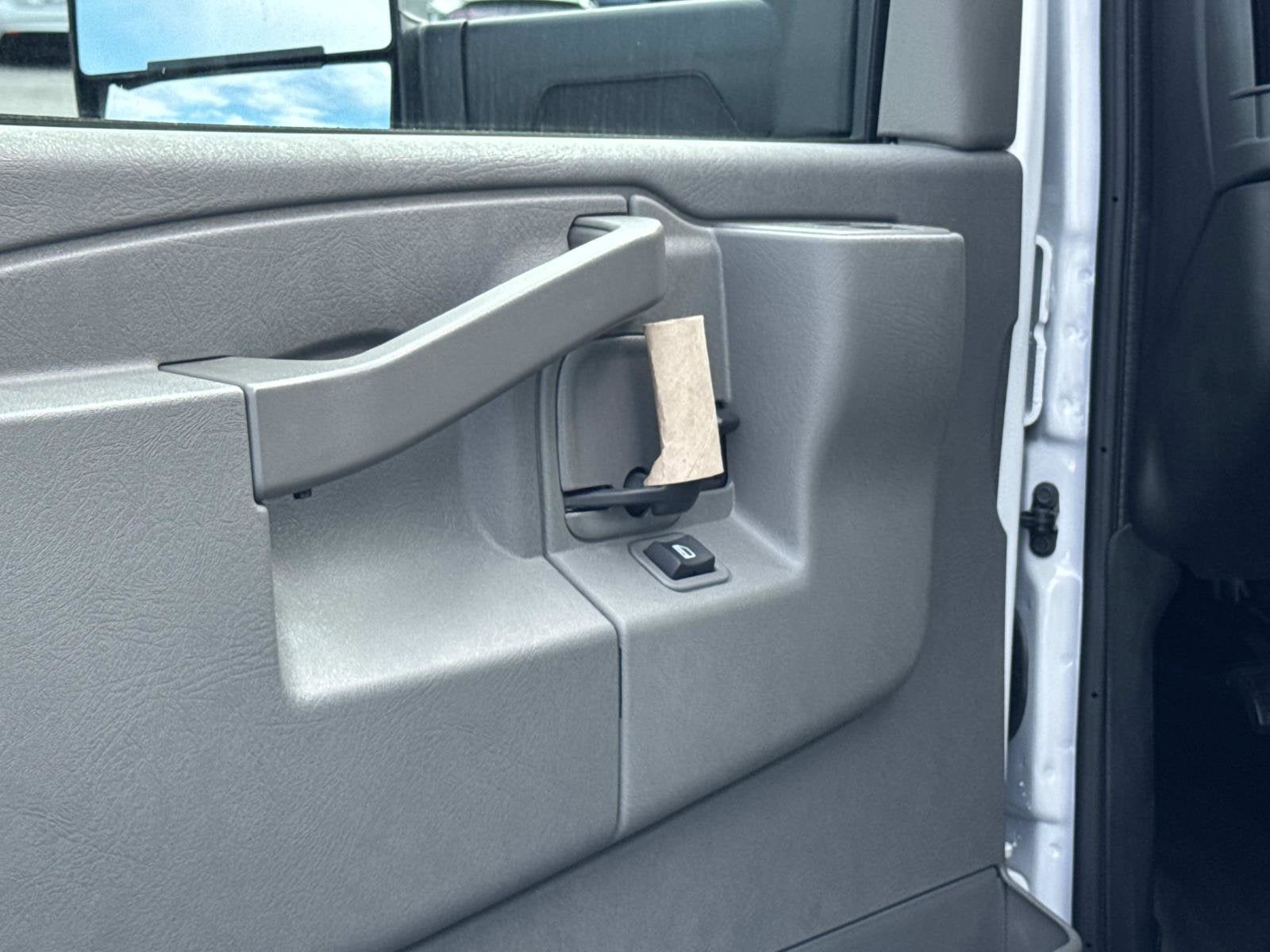 2026 Chevrolet Express Cutaway 3500 1WT