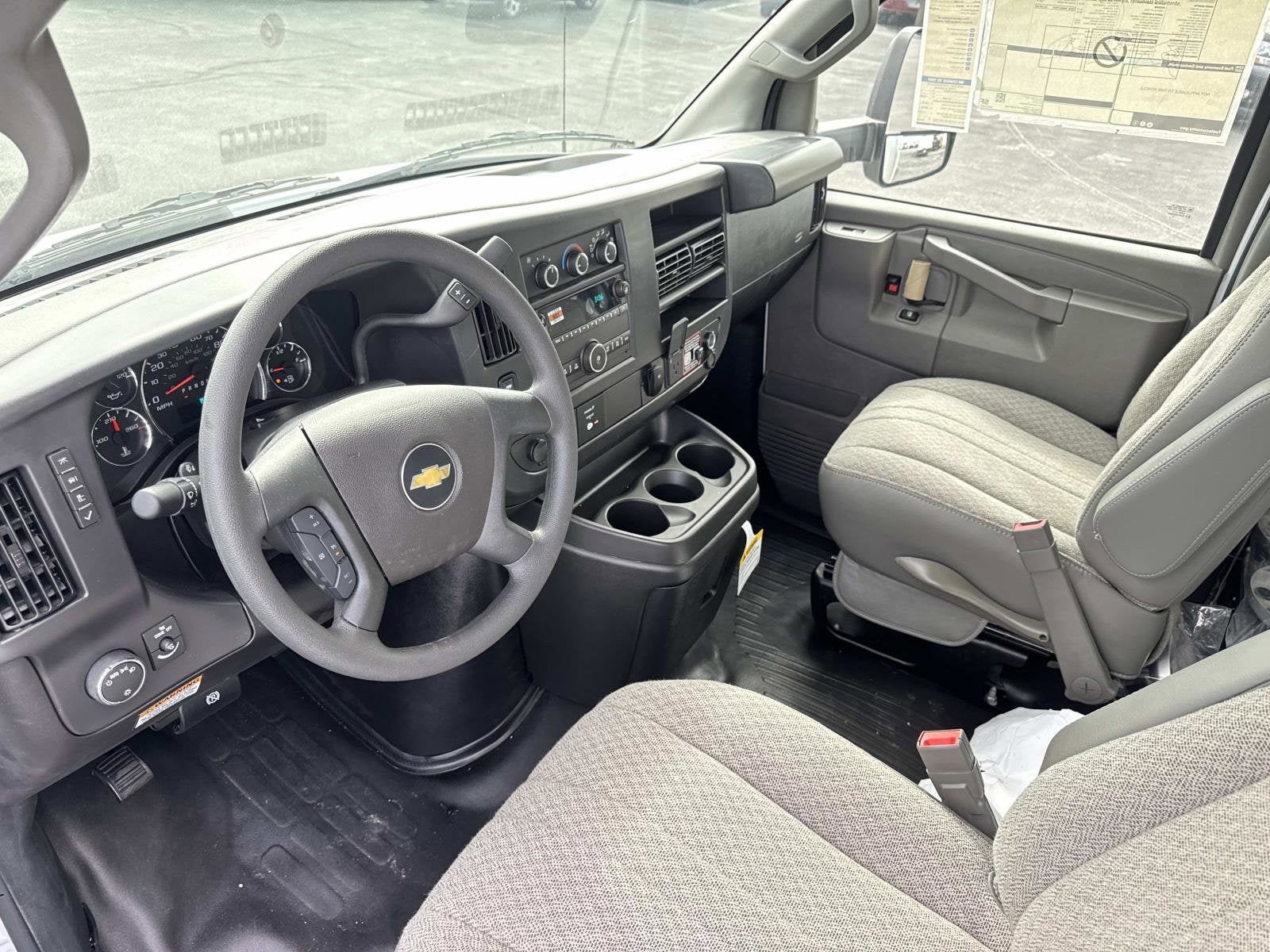 2026 Chevrolet Express Cutaway 3500 1WT