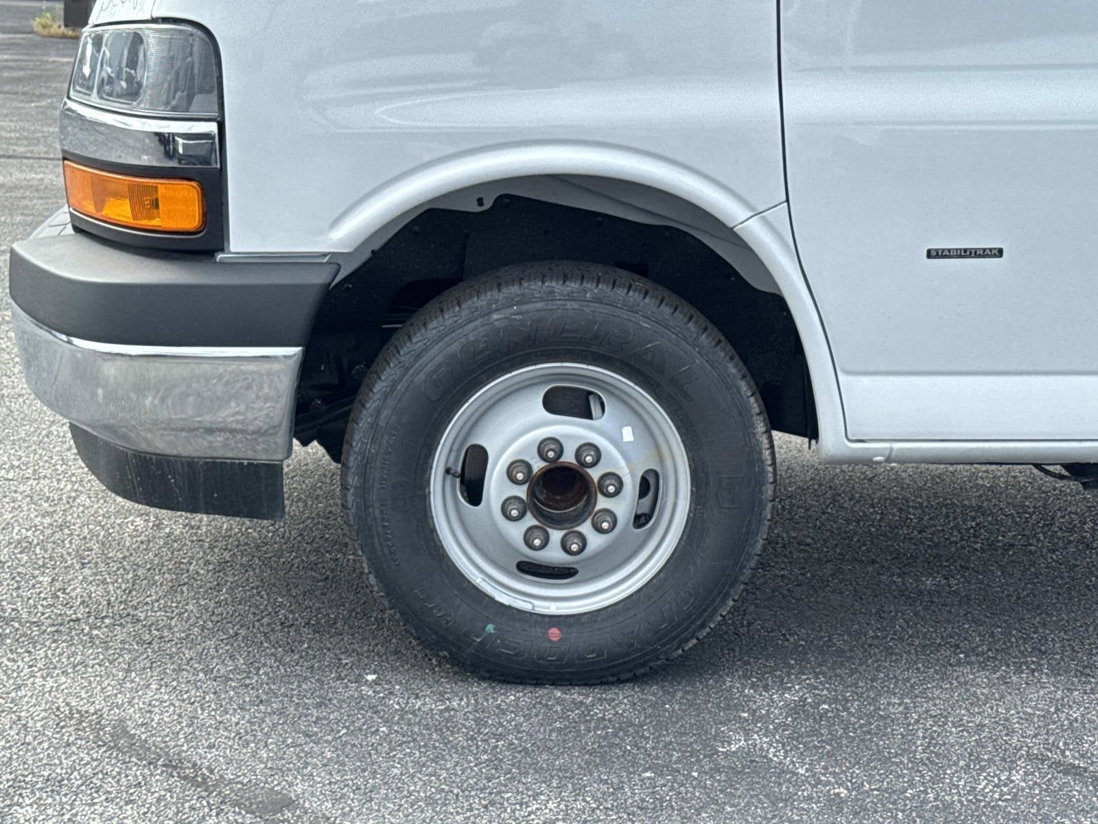 2026 Chevrolet Express Cutaway 3500 1WT