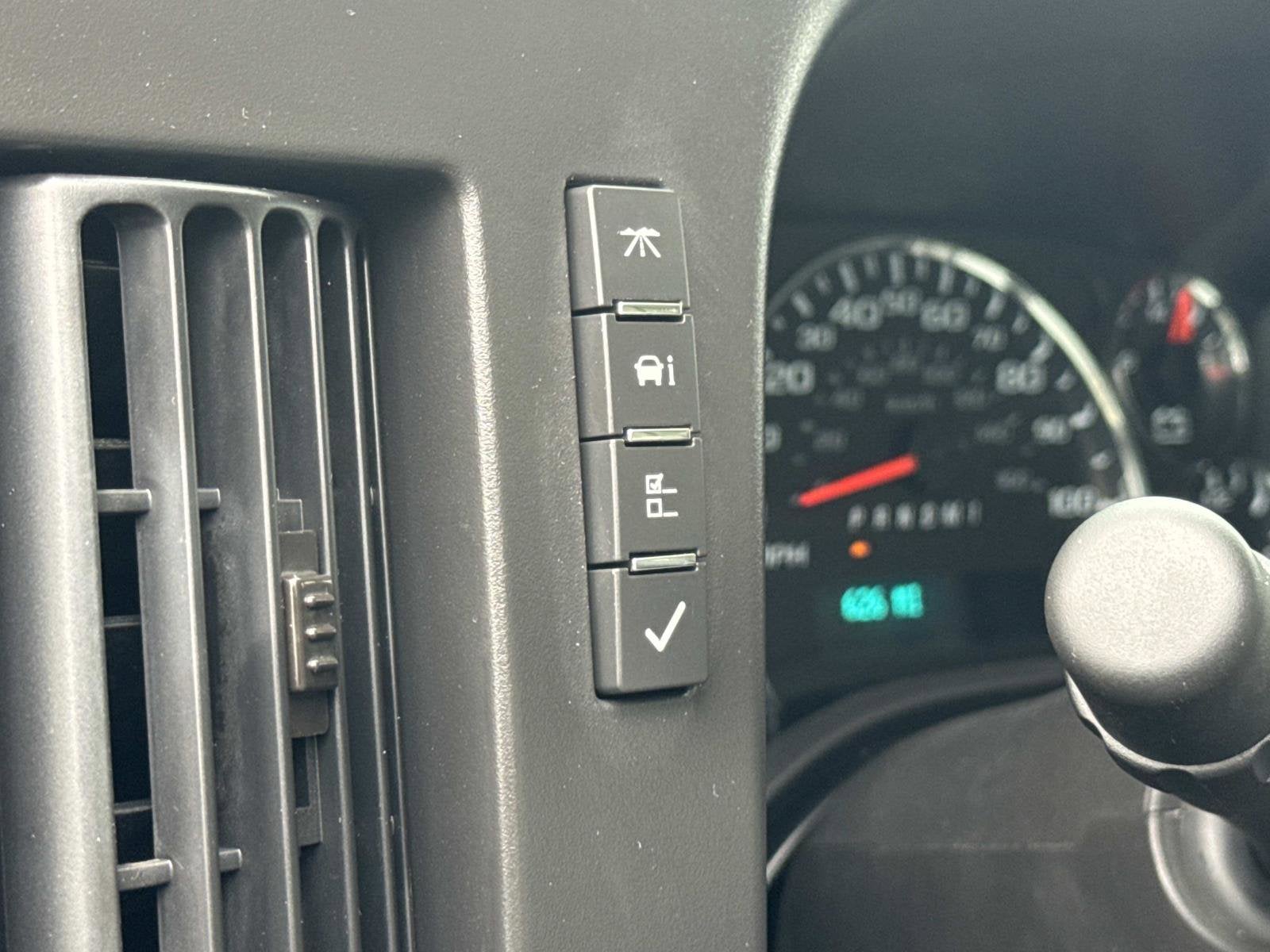 2026 Chevrolet Express Cutaway 3500 1WT