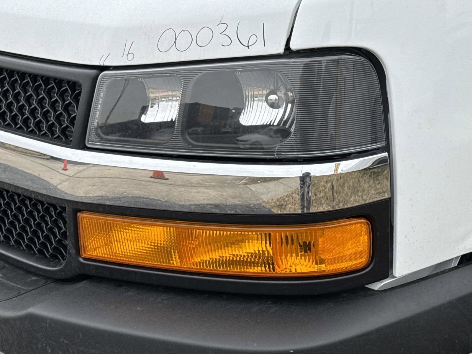 2026 Chevrolet Express Cutaway 3500 1WT