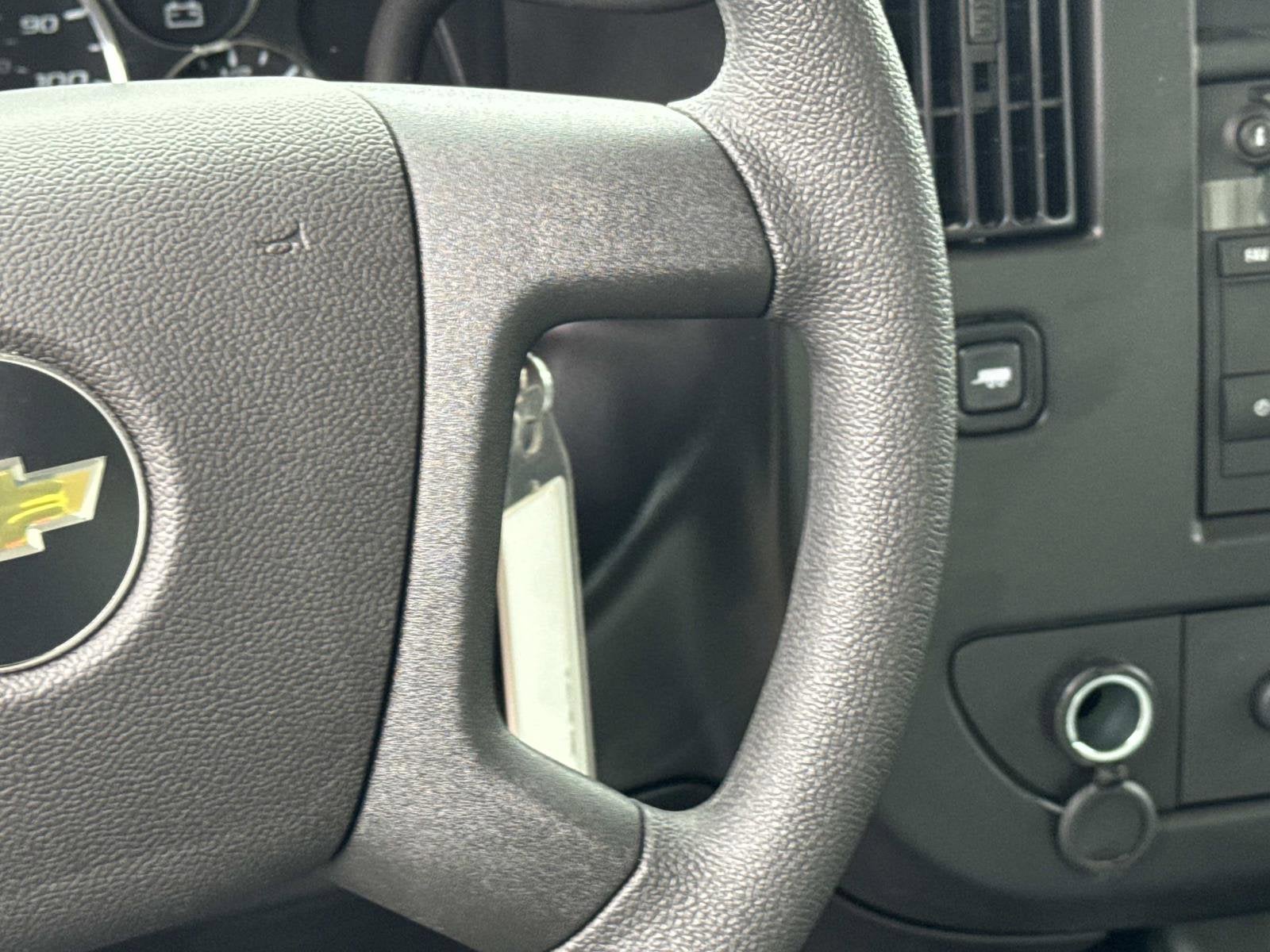 2026 Chevrolet Express Cutaway 3500 1WT