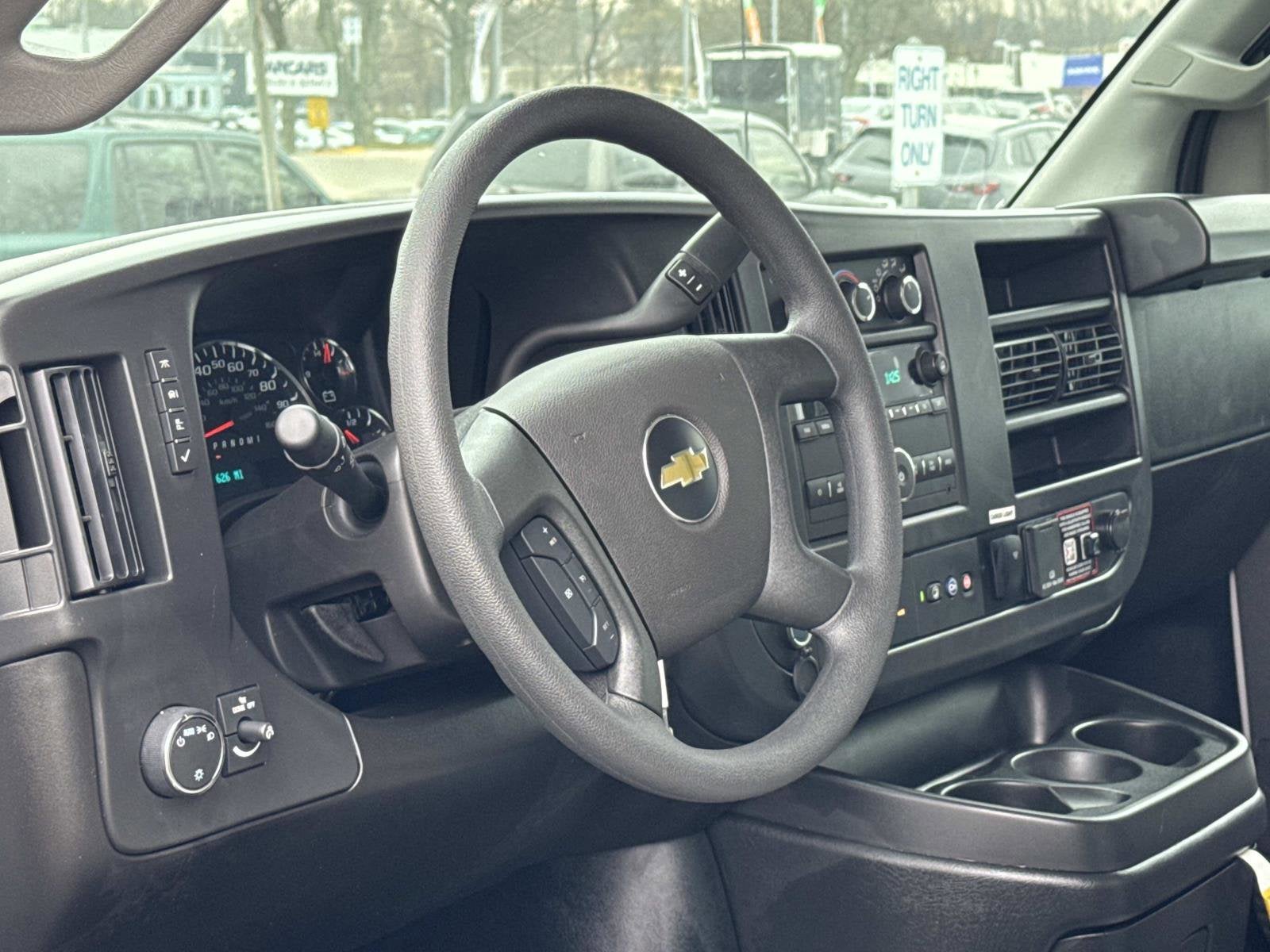 2026 Chevrolet Express Cutaway 3500 1WT