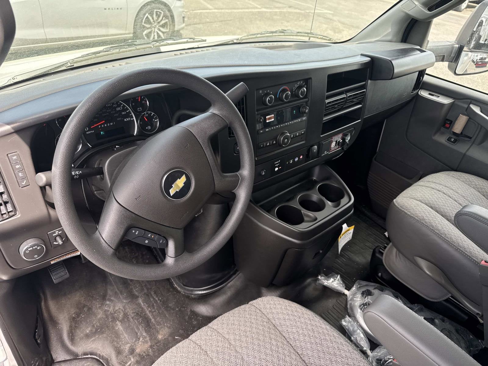 2026 Chevrolet Express Cutaway 3500 1WT