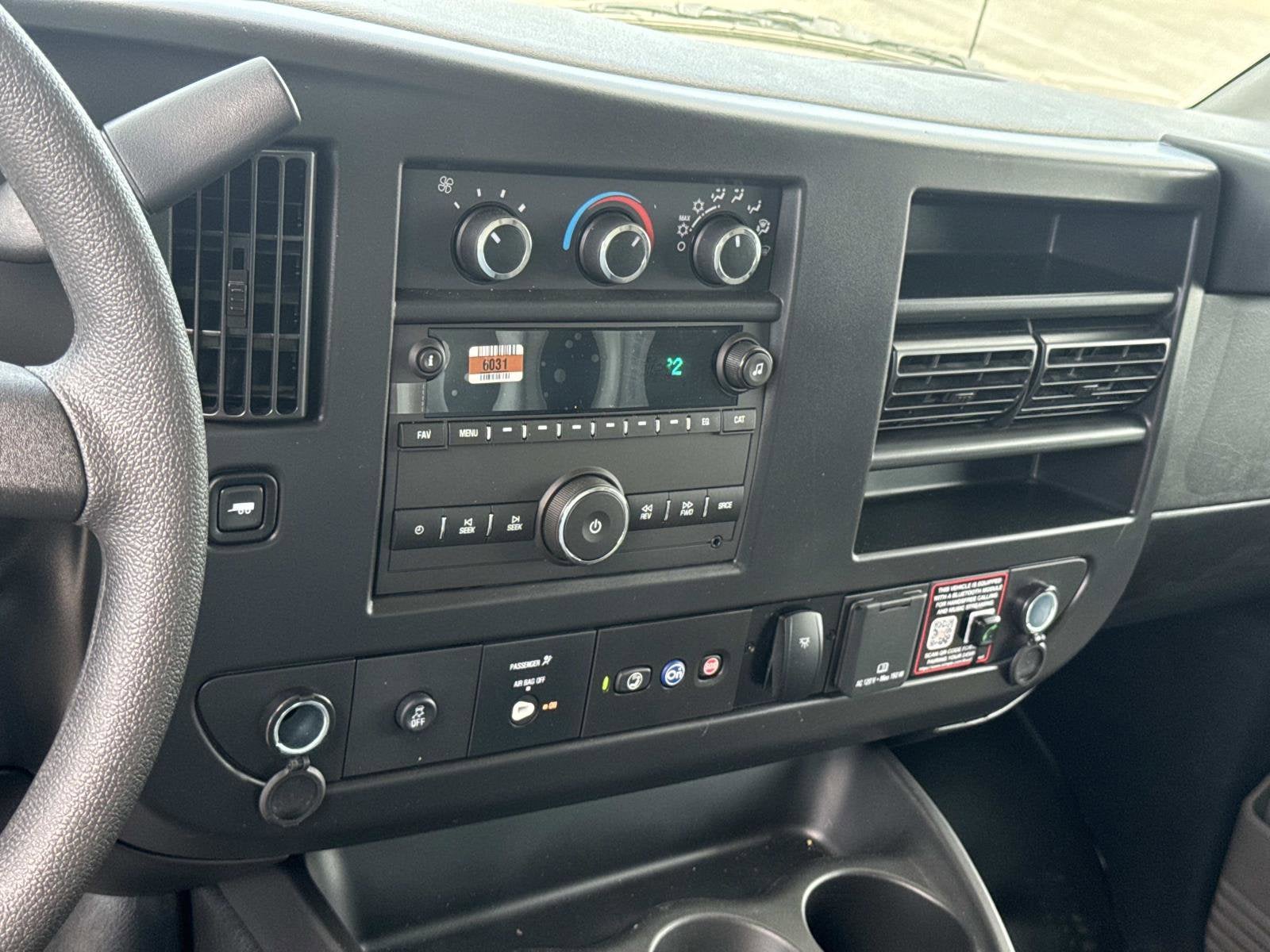 2026 Chevrolet Express Cutaway 3500 1WT