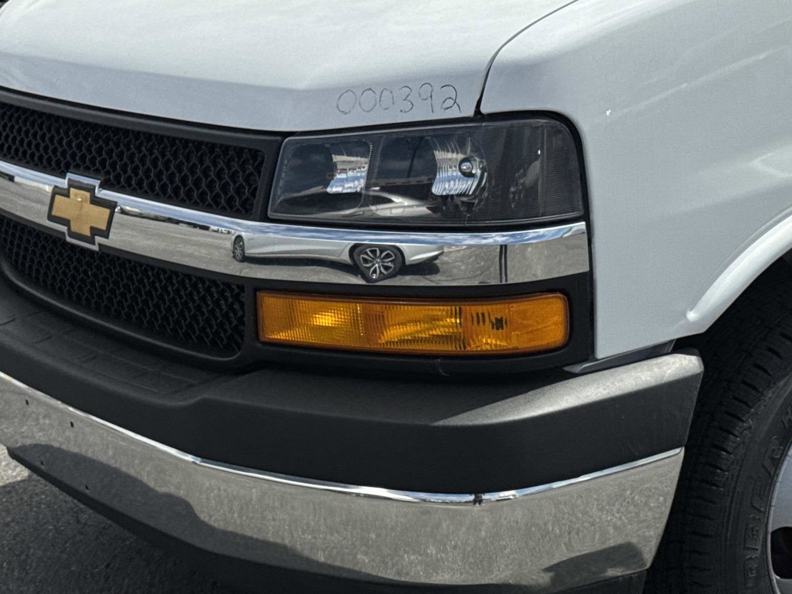 2026 Chevrolet Express Cutaway 3500 1WT