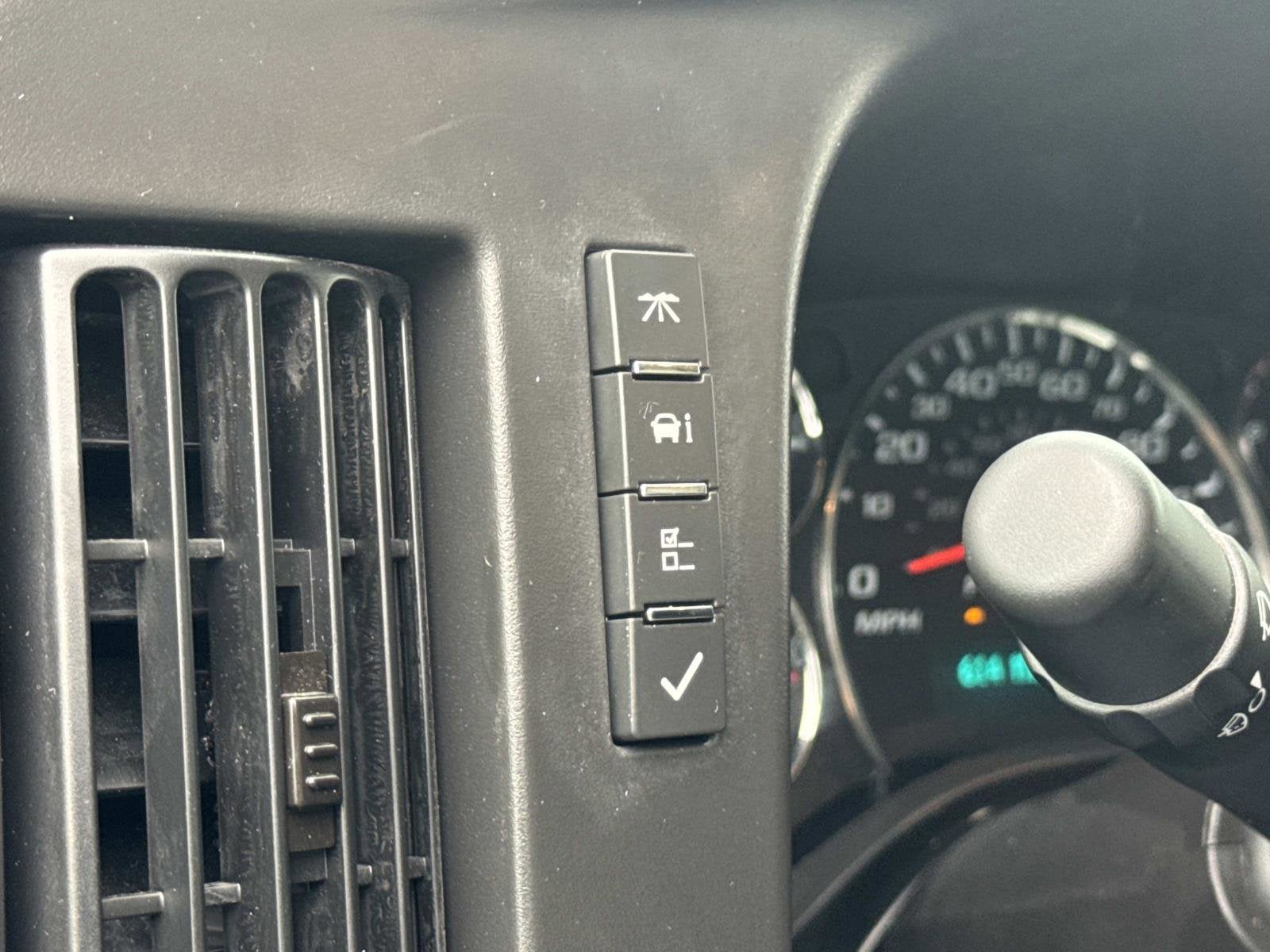 2026 Chevrolet Express Cutaway 3500 1WT