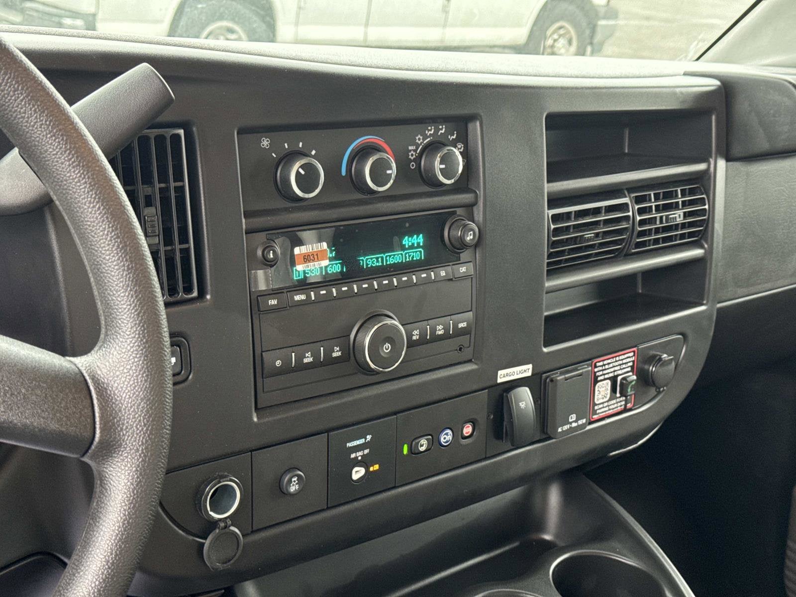 2026 Chevrolet Express Cutaway 3500 1WT