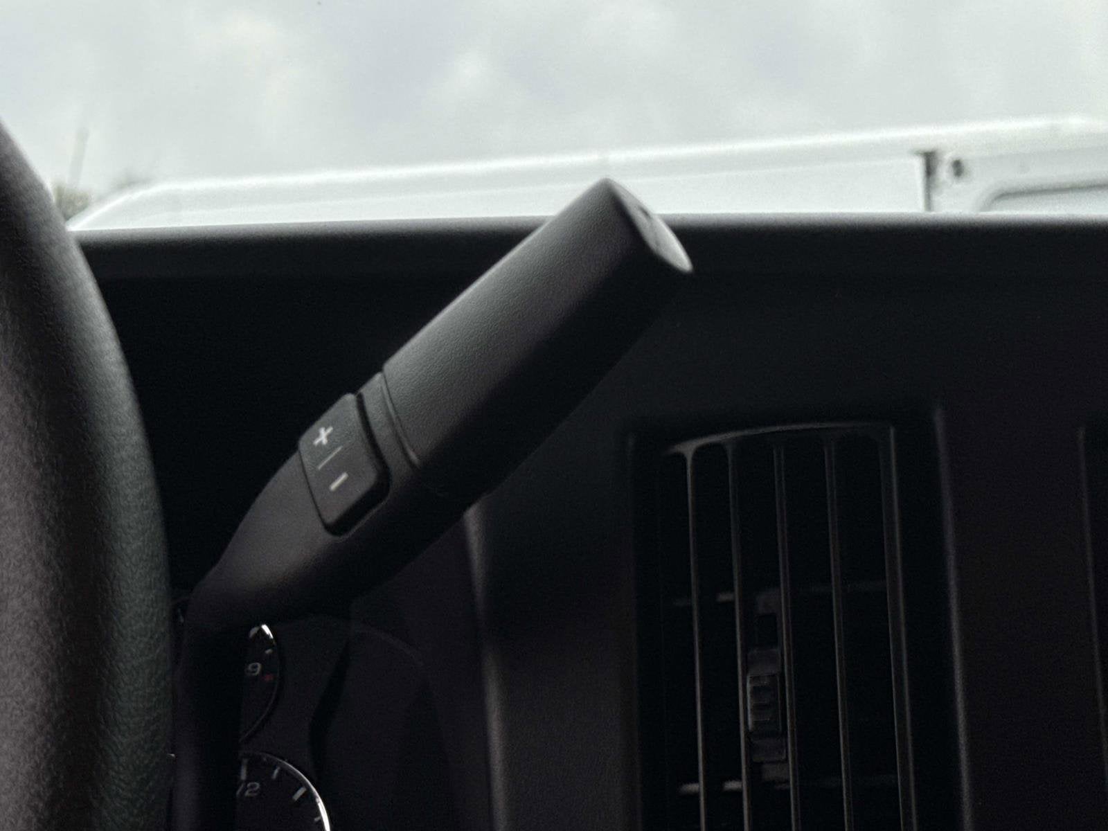 2026 Chevrolet Express Cutaway 3500 1WT